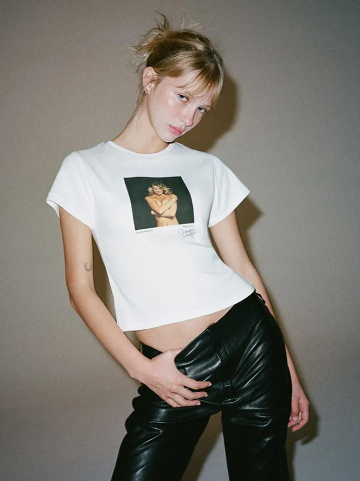 Réalisation Par Tees|Tops^Studio Baby Tee - White
