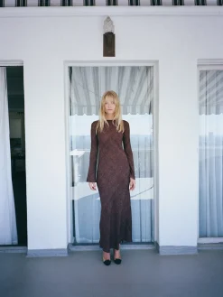 Réalisation Par Dresses^The Gia - Python
