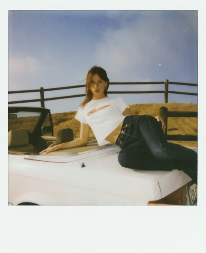 Réalisation Par Tees|Tops^Topless! Baby Tee - White